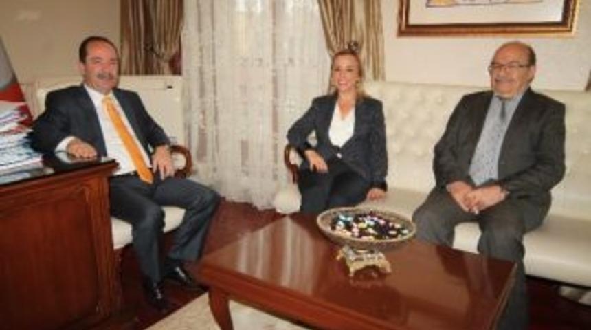 Yarım Asırlık Ezme Ustası Ke&ccedil;eci, Belediye Başkanı G&uuml;rkan&rsquo;ı Ziyaret Etti