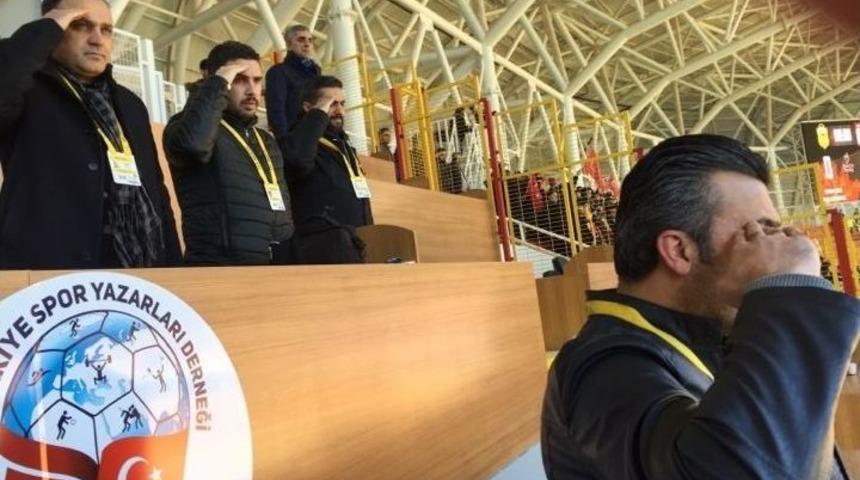 E.yeni Malatyaspor Taraftarından Afrin&rsquo;deki Mehmet&ccedil;ik&rsquo;e Asker Selamı