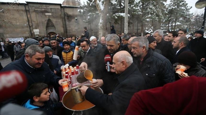 Dualar Kahramanlar İ&ccedil;in