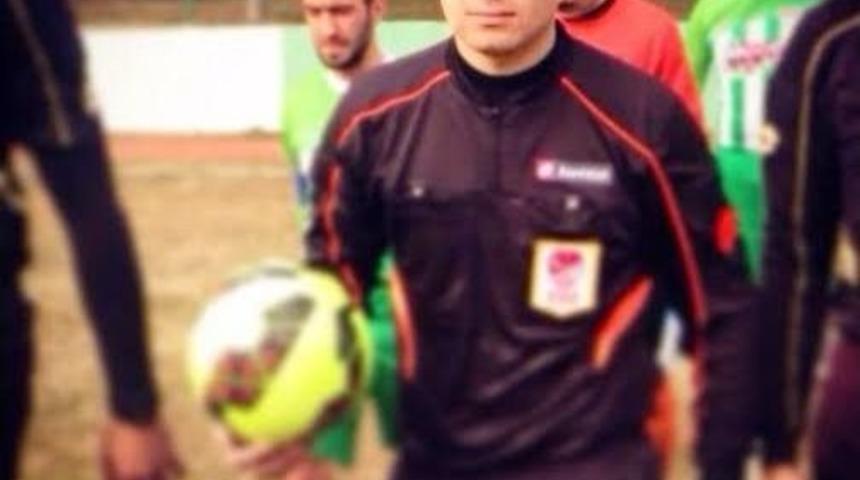 Kırmızı Kart G&ouml;ren Futbolcudan Hakeme Meydan Dayağı