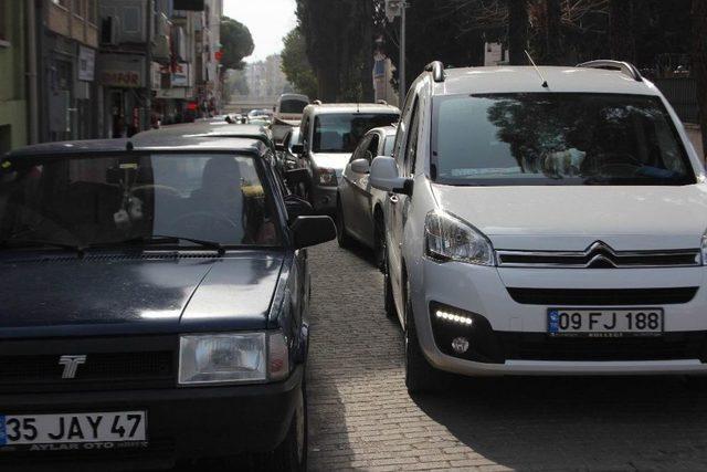 Aydın’ın Dar Sokakları Ve Otopark Sıkıntısı Para Basıyor