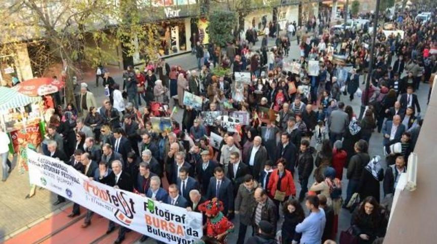 Bursa 'fotofest' Coşkulu  Y&uuml;r&uuml;y&uuml;şle Başladi