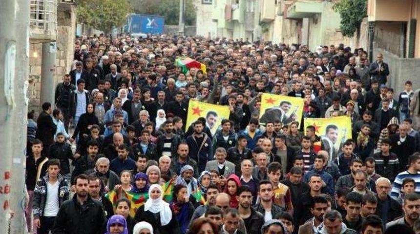 Nusaybin'de Ypg'linin Cenazesinde Olaylar &Ccedil;ikti