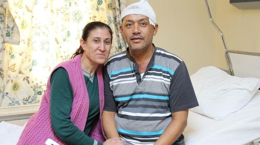 Adana&rsquo;da Konuşa Konuşa Beyin Ameliyatı