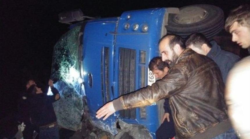 Trabzon&rsquo;da Trafik Kazası: 2 Yaralı