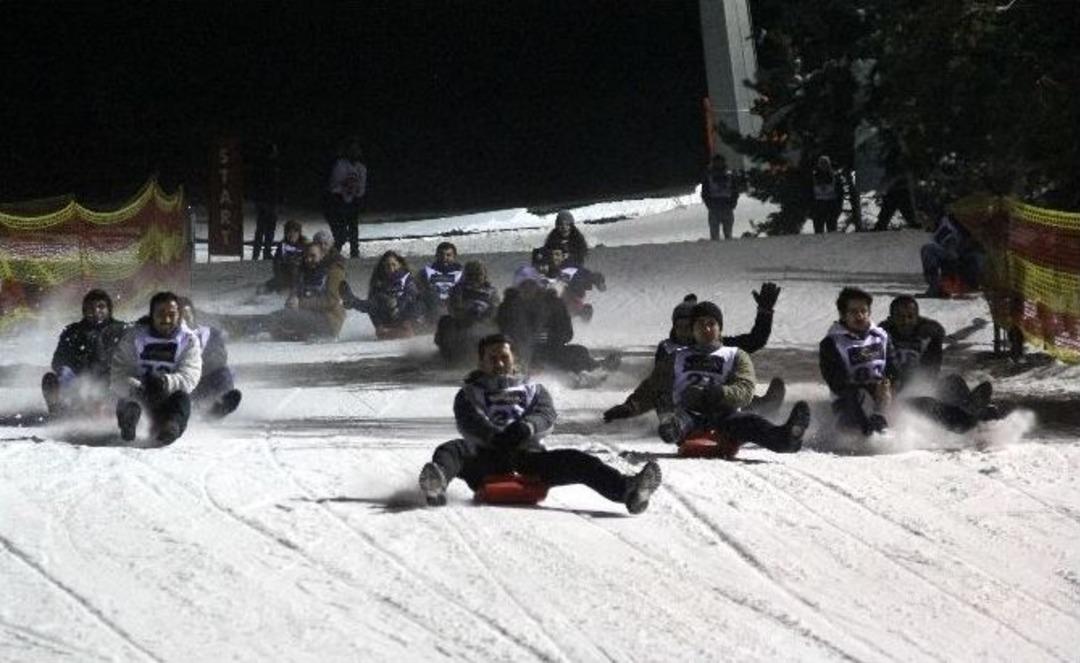 Paland&ouml;ken&rsquo;de &ldquo;gece Kızağı" Yarışması