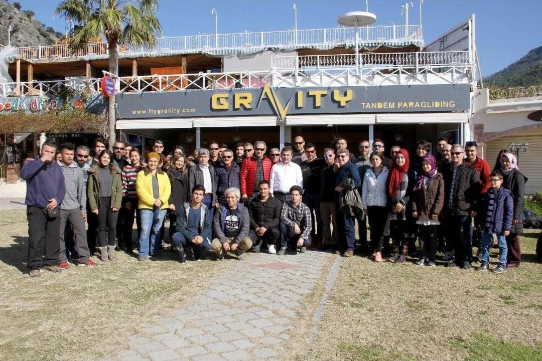 Başarının &Ouml;d&uuml;l&uuml;n&uuml; Yama&ccedil; Paraş&uuml;t&uuml; Yaparak Aldılar