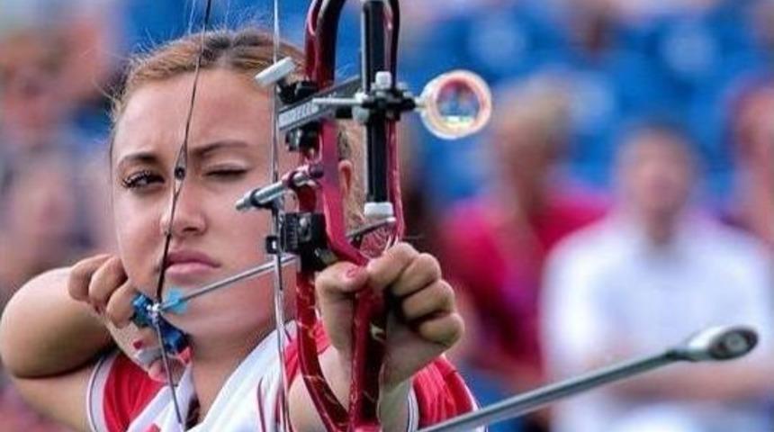 Karşıyakalı Ecem İ&ccedil;in Haydi Oylamaya!