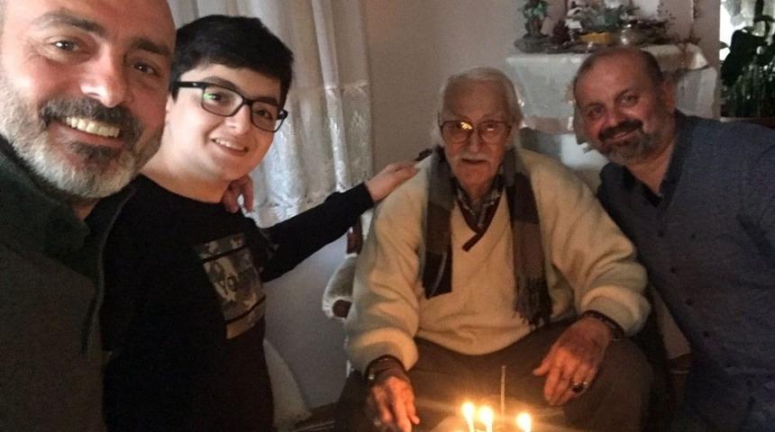 Eşref Kol&ccedil;ak&rsquo;a S&uuml;rpriz Doğum G&uuml;n&uuml;