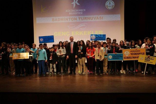 Okul Olimpiyatları Spor &Ouml;d&uuml;lleri Sahiplerini Buldu 3