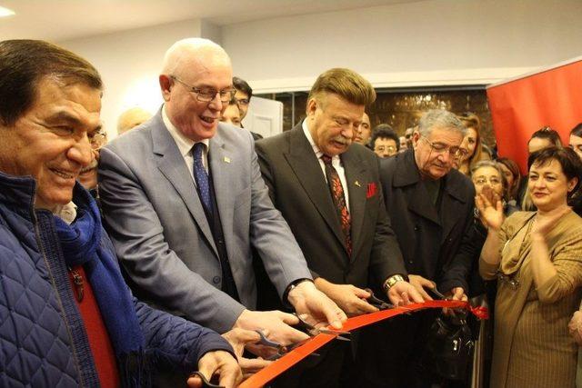 Bu Kez Gazozu Nuri Al&ccedil;o İ&ccedil;ti 1