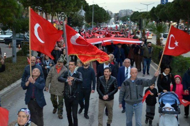 Afrin’de Terörle Mücadele Eden Mehmetçiğe Bayrak Yürüyüşlü Destek