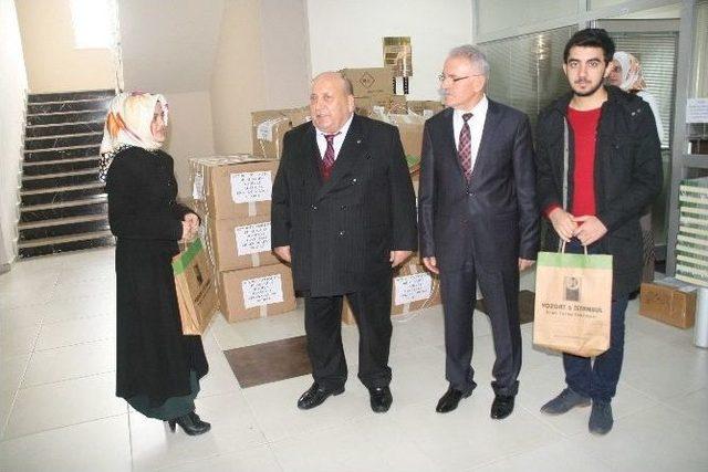 Yozgatlı Hayırsever İş Adamı Bilal Şahin&rsquo;den İlahiyat Fak&uuml;ltesi &Ouml;ğrencilerine Hediye 1