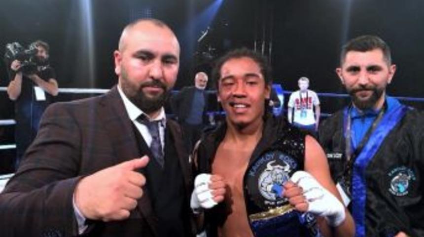 İstanbul&rsquo;da Boks Ş&ouml;leni Yaşandı