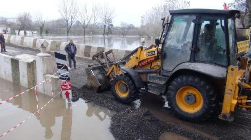 Edirne'de Nehirlerin Debisi D&uuml;şt&uuml;, K&ouml;pr&uuml;ler A&ccedil;ildi