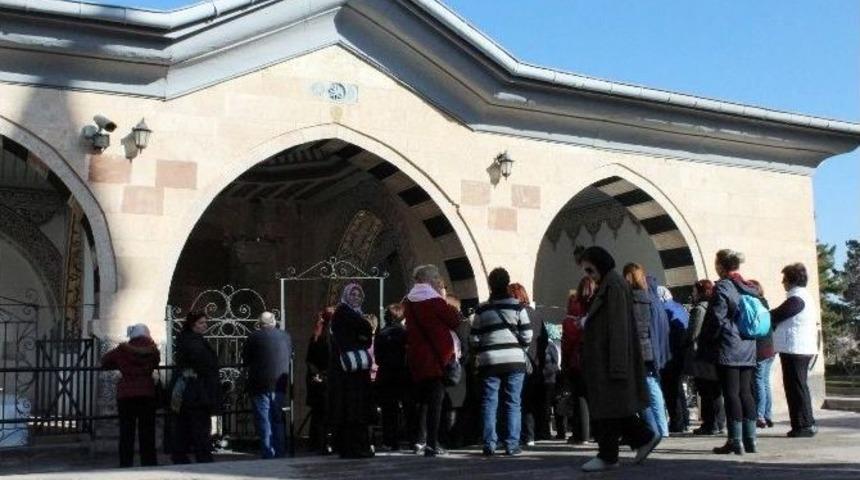 Başbakan&rsquo;ın Talimatı Yerine Geldi Bektaşi T&uuml;rbesi Girişi Artık &Uuml;cretsiz