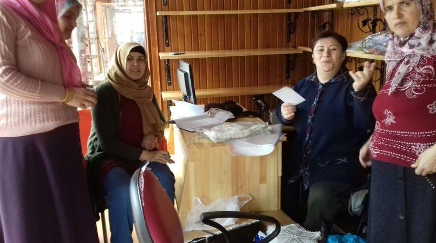 Engellilerin El Emeği &Uuml;r&uuml;nleri G&ouml;r&uuml;c&uuml;ye &Ccedil;ıktı