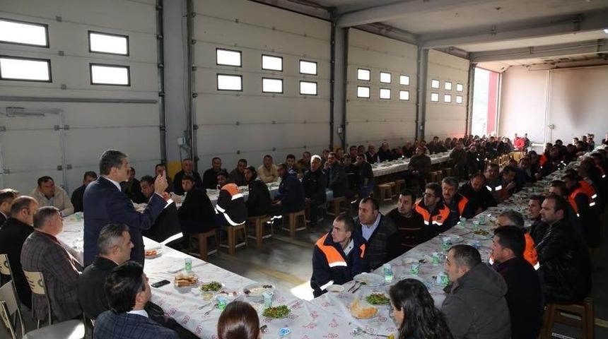 Başkan Akın, İtfaiye Ve Temizlik Personelleriyle Buluştu