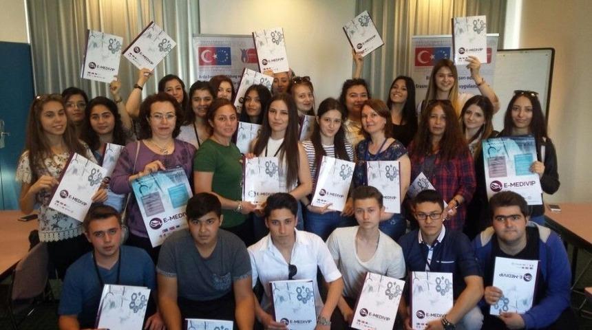 Şeyh Edebali &Uuml;niversitesi&rsquo;nin Tıp Bilişimi Alanında Y&uuml;r&uuml;tt&uuml;ğ&uuml; Ab Projesi &Ouml;rnek Proje Se&ccedil;ildi