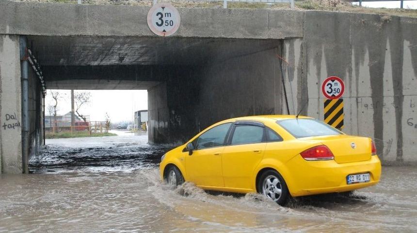 Edirne&rsquo;de Sağanak Yağış