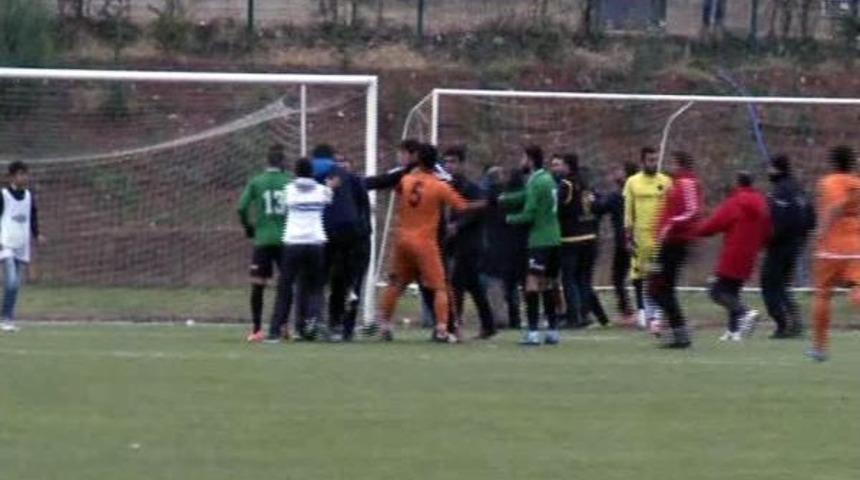 Kavga Nedeniyle Amat&ouml;r Ma&ccedil; Tamamlanamadi