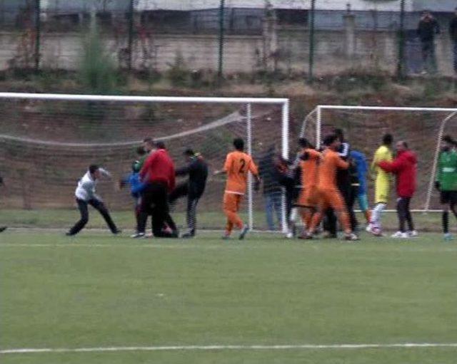 Kavga Nedeniyle Amat&ouml;r Ma&ccedil; Tamamlanamadi 1