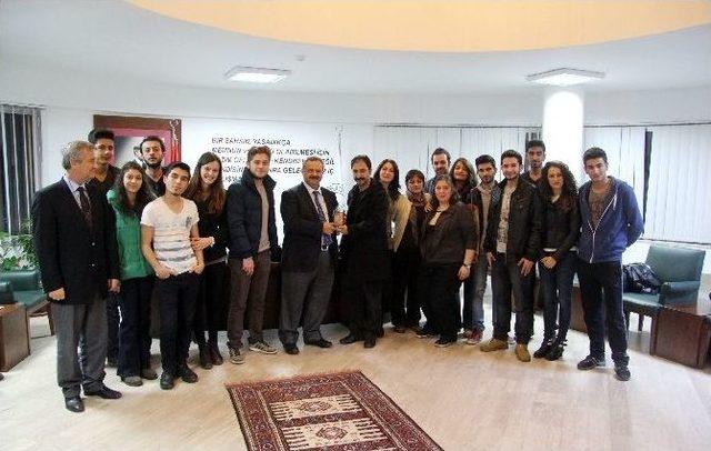 Uluslararası Ankara Tiyatro Festivali&rsquo;nde, Burhaniye R&uuml;zgarı Esti 1