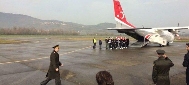 &ldquo;zeytindalı Operasyonu&rdquo;nda Şehit D&uuml;şen Askerin Naaşı U&ccedil;akla Zonguldak&rsquo;a Getirildi 2