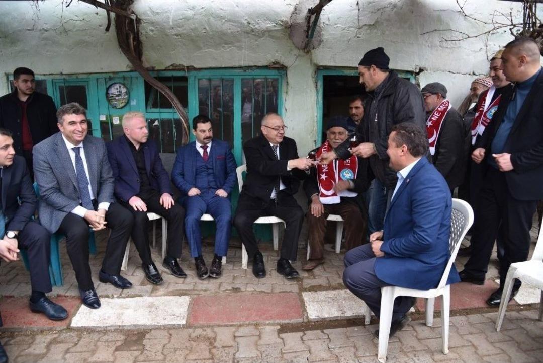 Başkan Erg&uuml;n Kula&rsquo;da B&uuml;y&uuml;k İlgi G&ouml;rd&uuml;