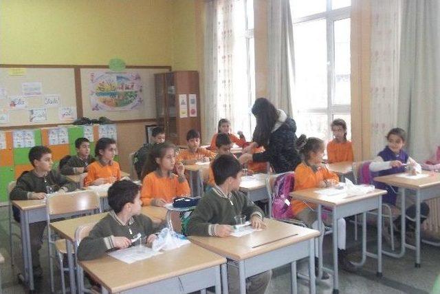 Atat&uuml;rk İlkokulunda Flor Jel Uygulaması 1