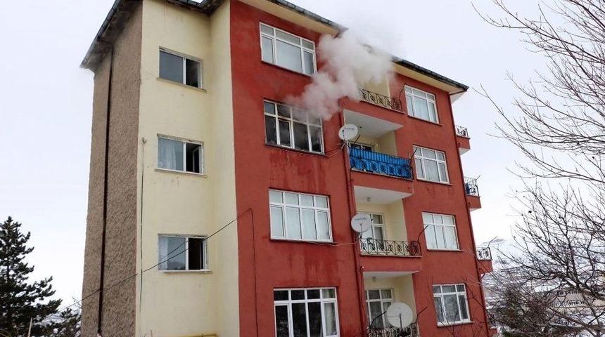 Yozgat&rsquo;ta 5 Katlı Binada &Ccedil;ıkan Yangın Korkuttu