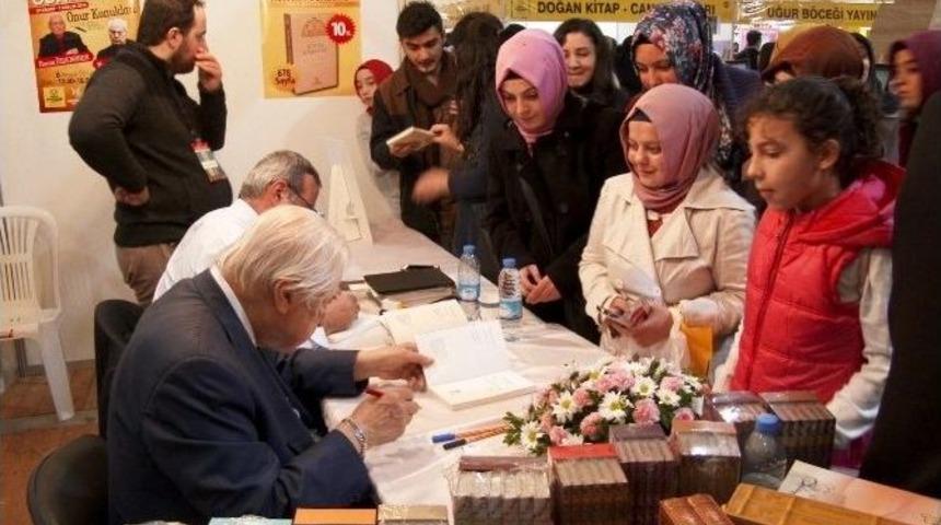 Konya Kitap G&uuml;nleri&rsquo;nde Nuri Pakdil Ve Rasim &Ouml;zden&ouml;ren İzdihamı