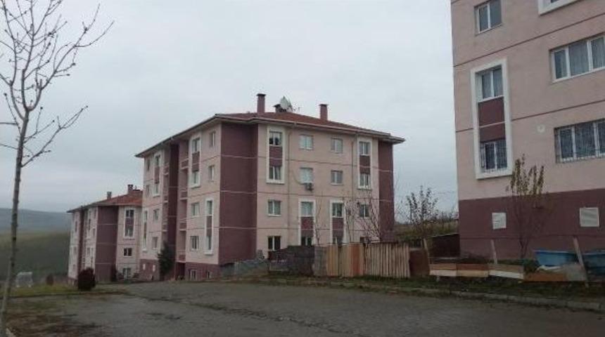 Karako&ccedil;an'da Deprem Konutlarinda &Ccedil;atlaklar Oldu