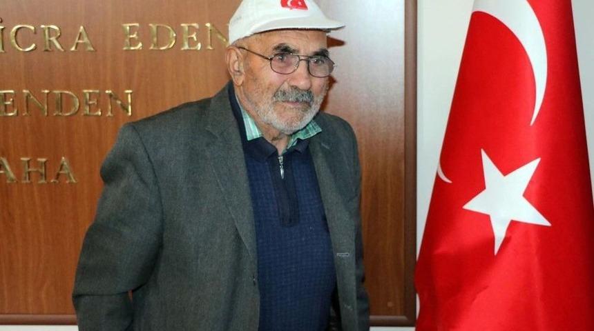 Biriktirdiği 2 Bin Lirasını Mehmet&ccedil;ik Vakfı&rsquo;na Bağışladı