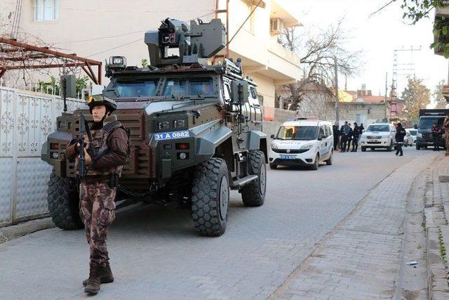 Reyhanlı’da Bir Evin Banyosuna Roket Düştü