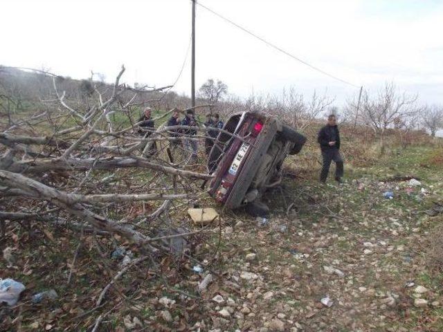 Gölbaşi'nda Otomobil Devrildi: 7 Yarali