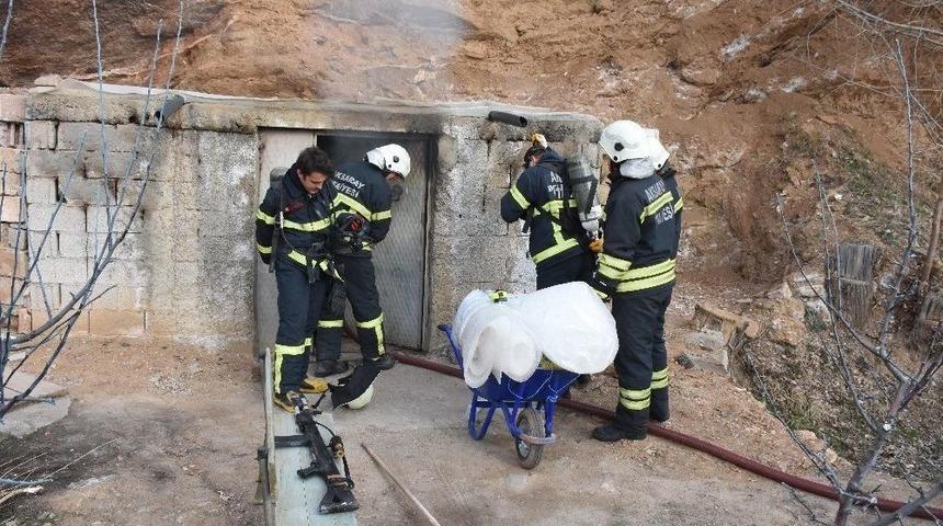 Aksaray&rsquo;da Bağ Evinde Yanmış Erkek Cesedi Bulundu