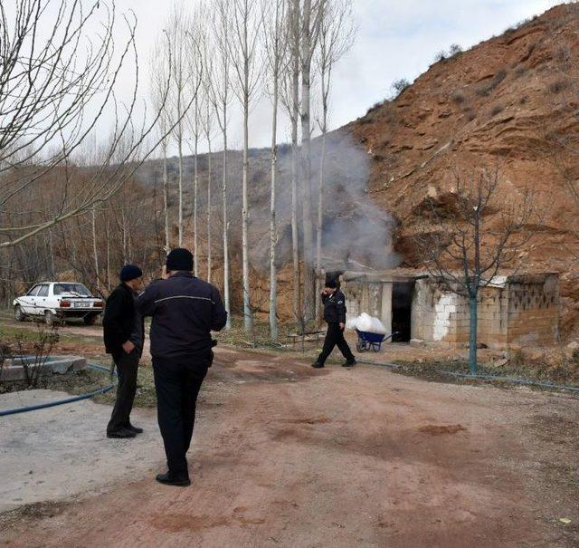 Aksaray&rsquo;da Bağ Evinde Yanmış Erkek Cesedi Bulundu 1