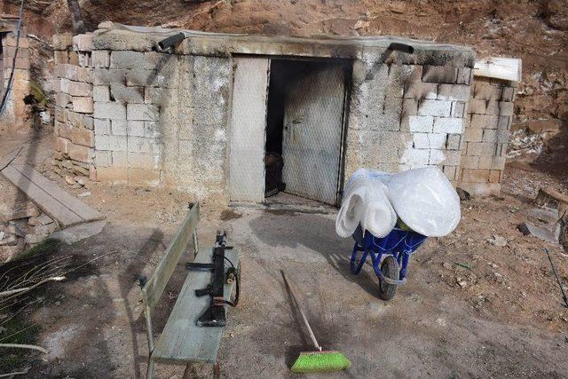 Aksaray&rsquo;da Bağ Evinde Yanmış Erkek Cesedi Bulundu 3