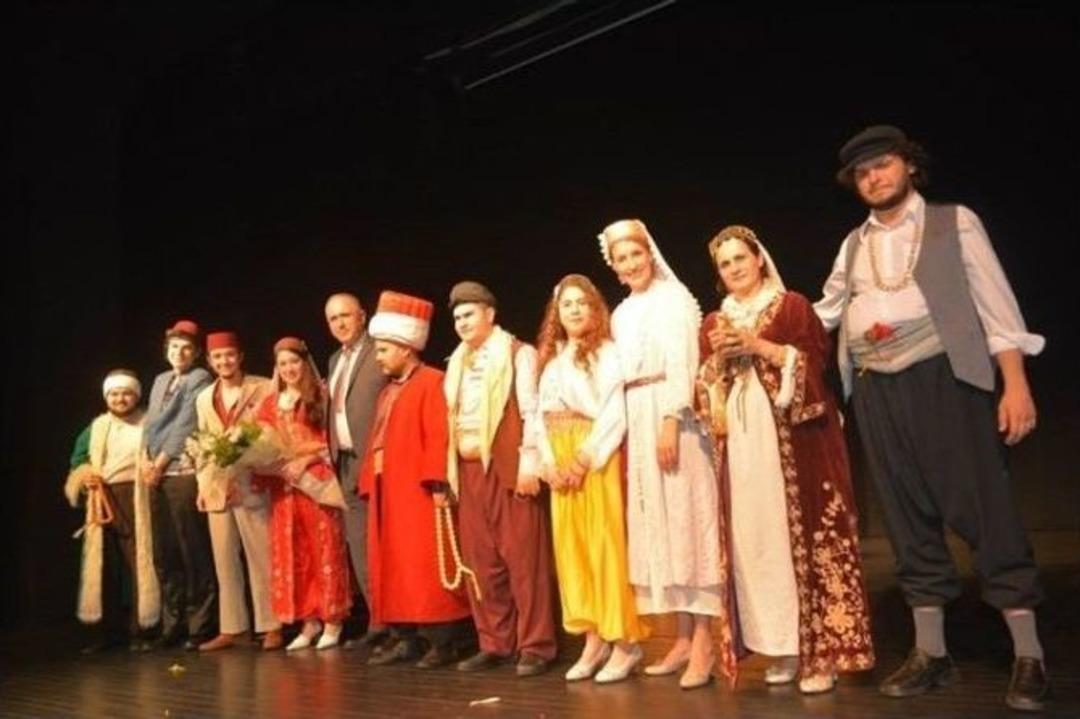 Salak Oğlum Ortaoyununa Yoğun İlgi