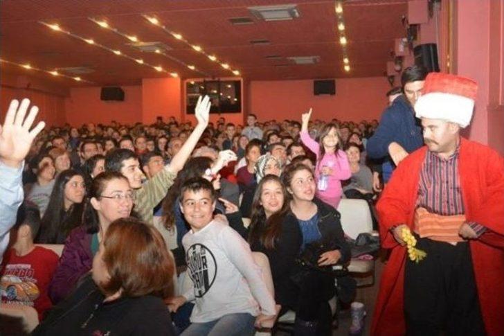 Salak Oğlum Ortaoyununa Yoğun İlgi G2