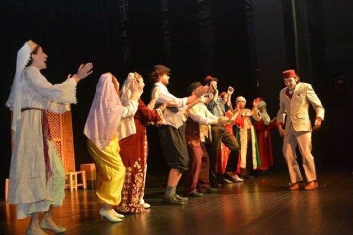 Salak Oğlum Ortaoyununa Yoğun İlgi G5