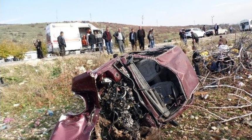 Otomobil Şarampole Yuvarlandı: 7 Yaralı