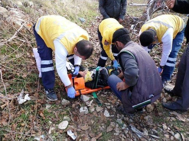 Otomobil Şarampole Yuvarlandı: 7 Yaralı 2