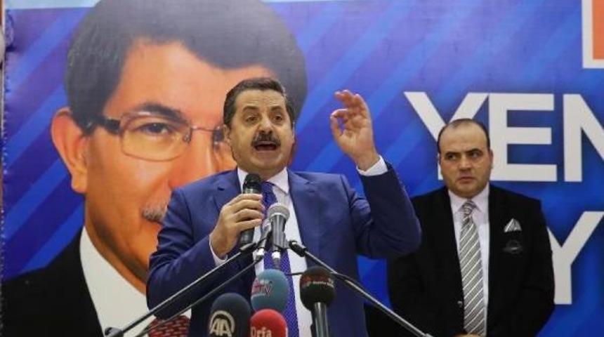 Bakan Çelik: Bir Elde Zeytin Dali Öteki Elde Silah Olmaz