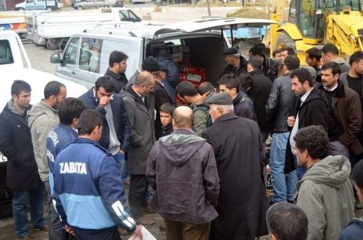 Adilcevaz’da Ucuz Ayakkabı İzdihamı G4