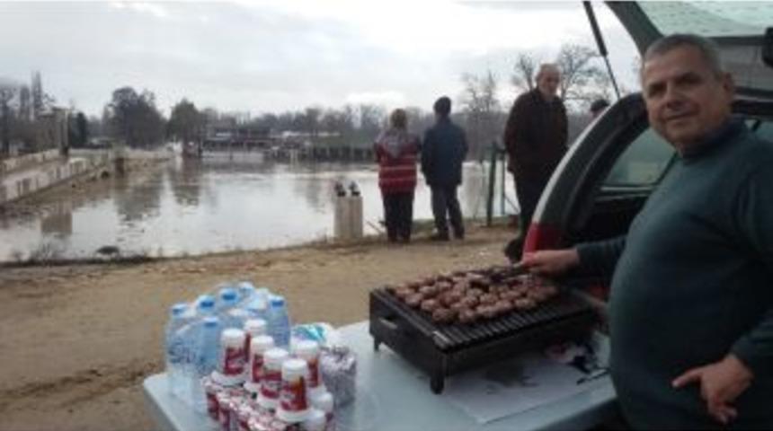 Edirne&rsquo;de Taşkın K&ouml;fteciye Yaradı