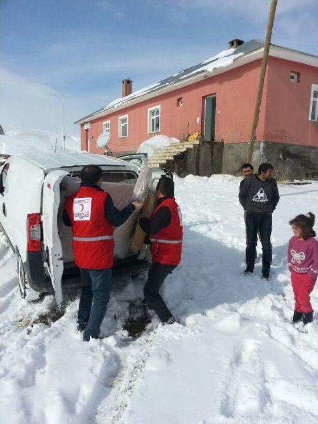 Kızılaydan Evi Yanan Geylani Ailesine Yardım Eli