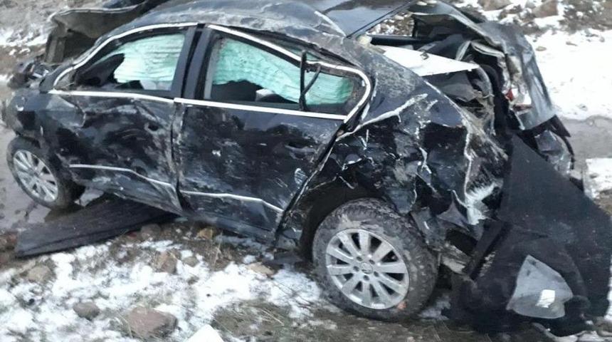 Sorgun&rsquo;da Otomobil Devrildi: 4 Yaralı