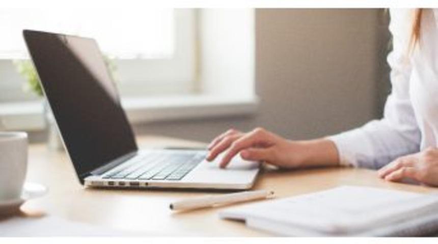 G&uuml;nde Ortalama 7 Saatimiz Bilgisayar Başında Ge&ccedil;iyor